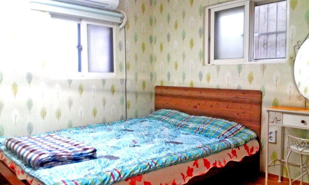 Alpha Guesthouse Seoul Bagian luar foto